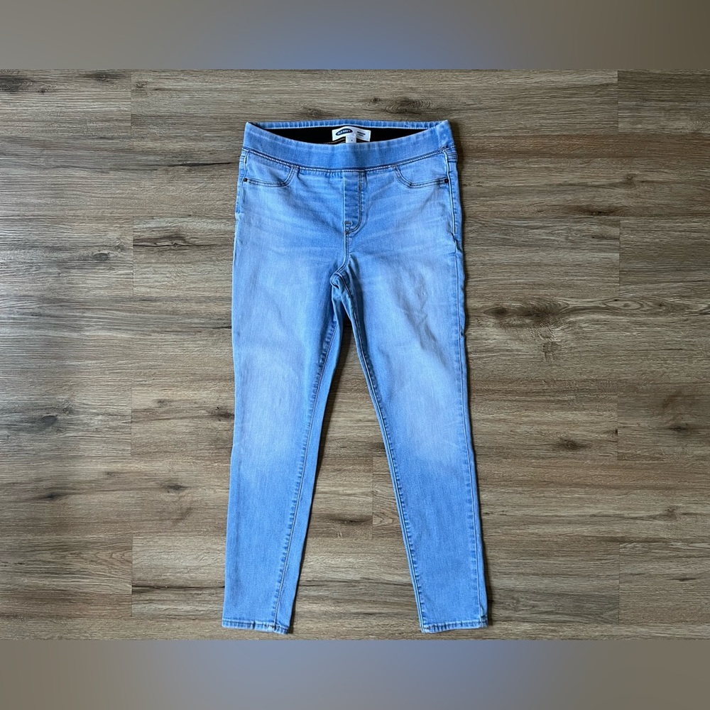 Size 8. Old Navy Jeggings with Elastic Waistband.
